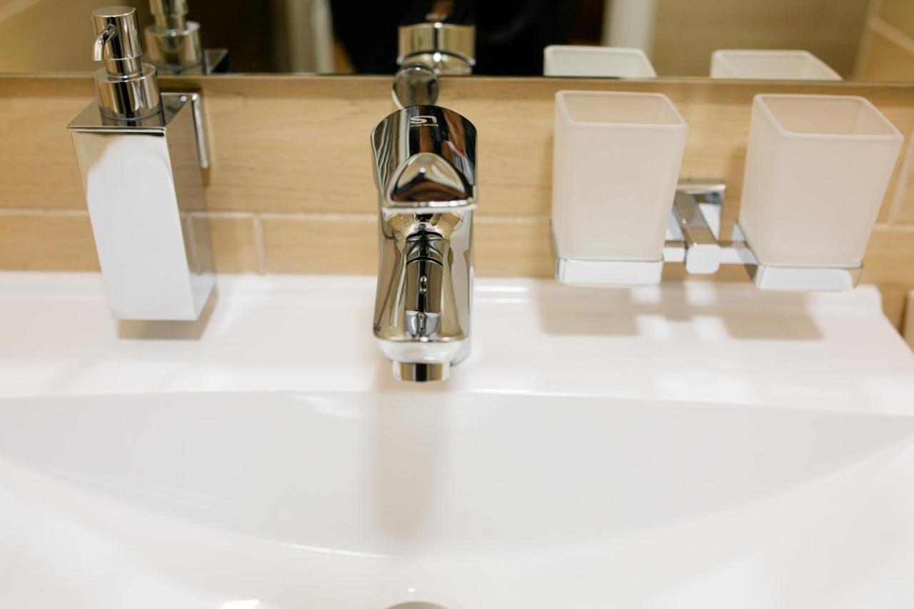 Zatyshok Hotell Svaljava Exteriör bild