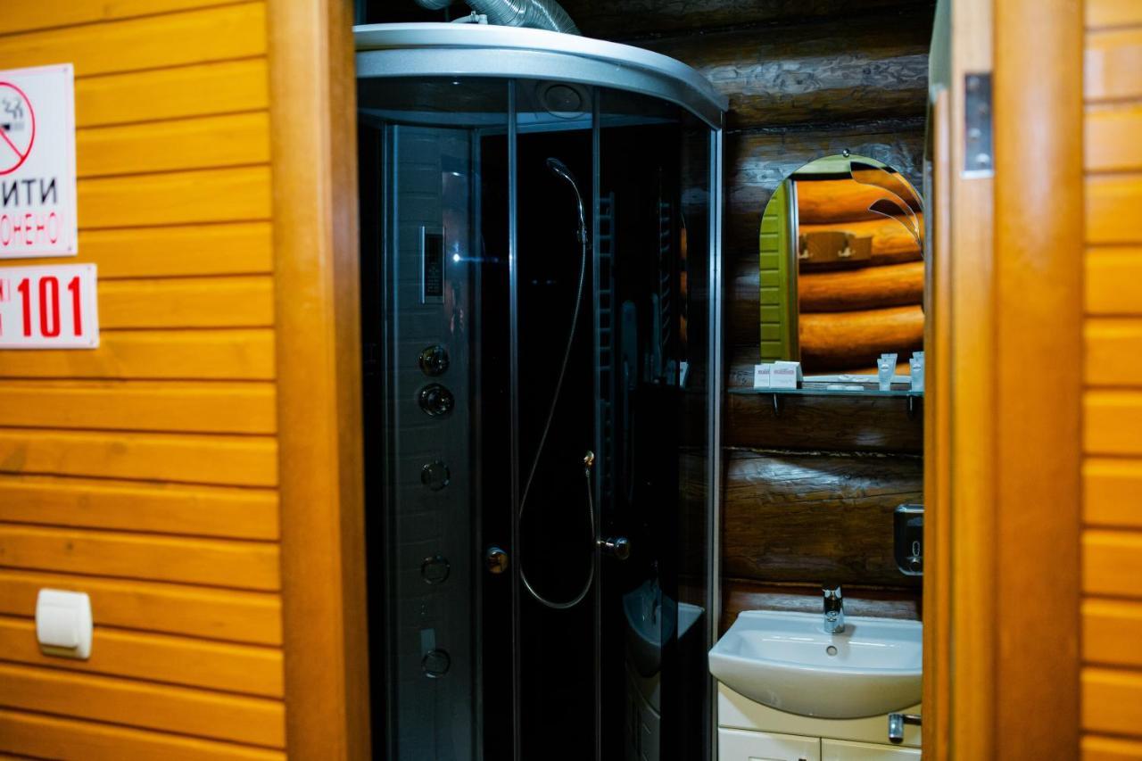 Zatyshok Hotell Svaljava Exteriör bild