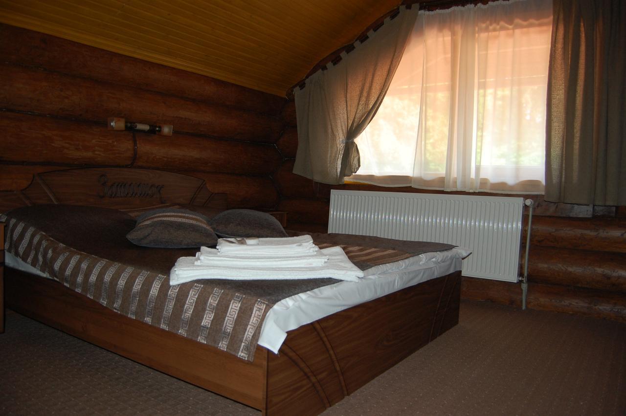 Zatyshok Hotell Svaljava Rum bild